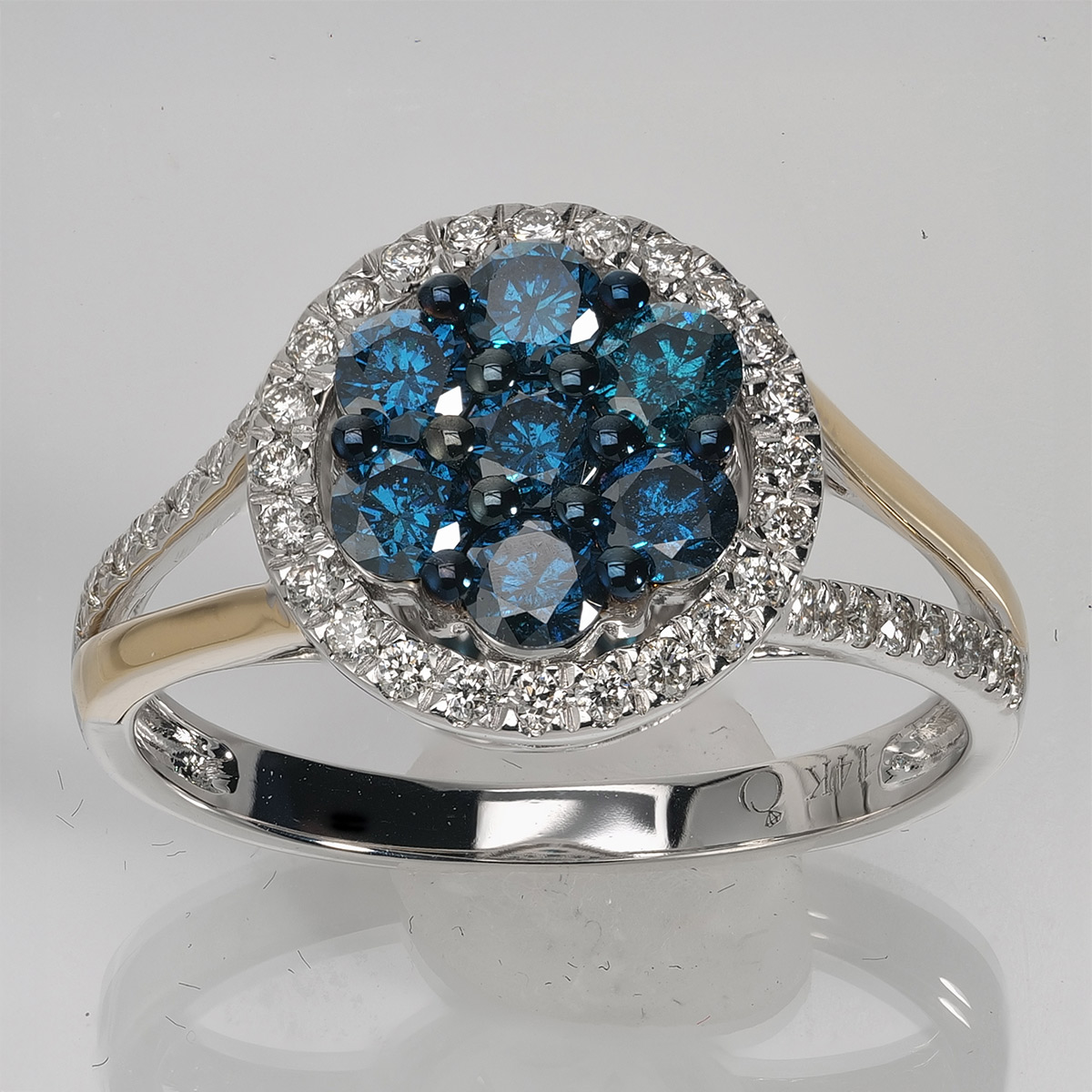 Raw jewelry photo before AI jewelry retouching